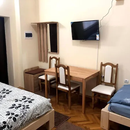 Gil Apartments, Korzo 7,2 Centre 아파트 *