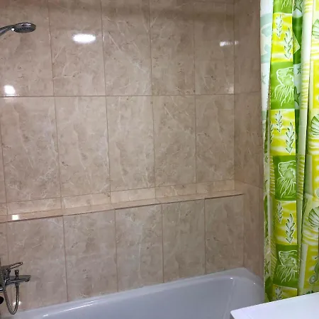 Gil Apartments, Korzo 7,2 Centre * 우주고로트